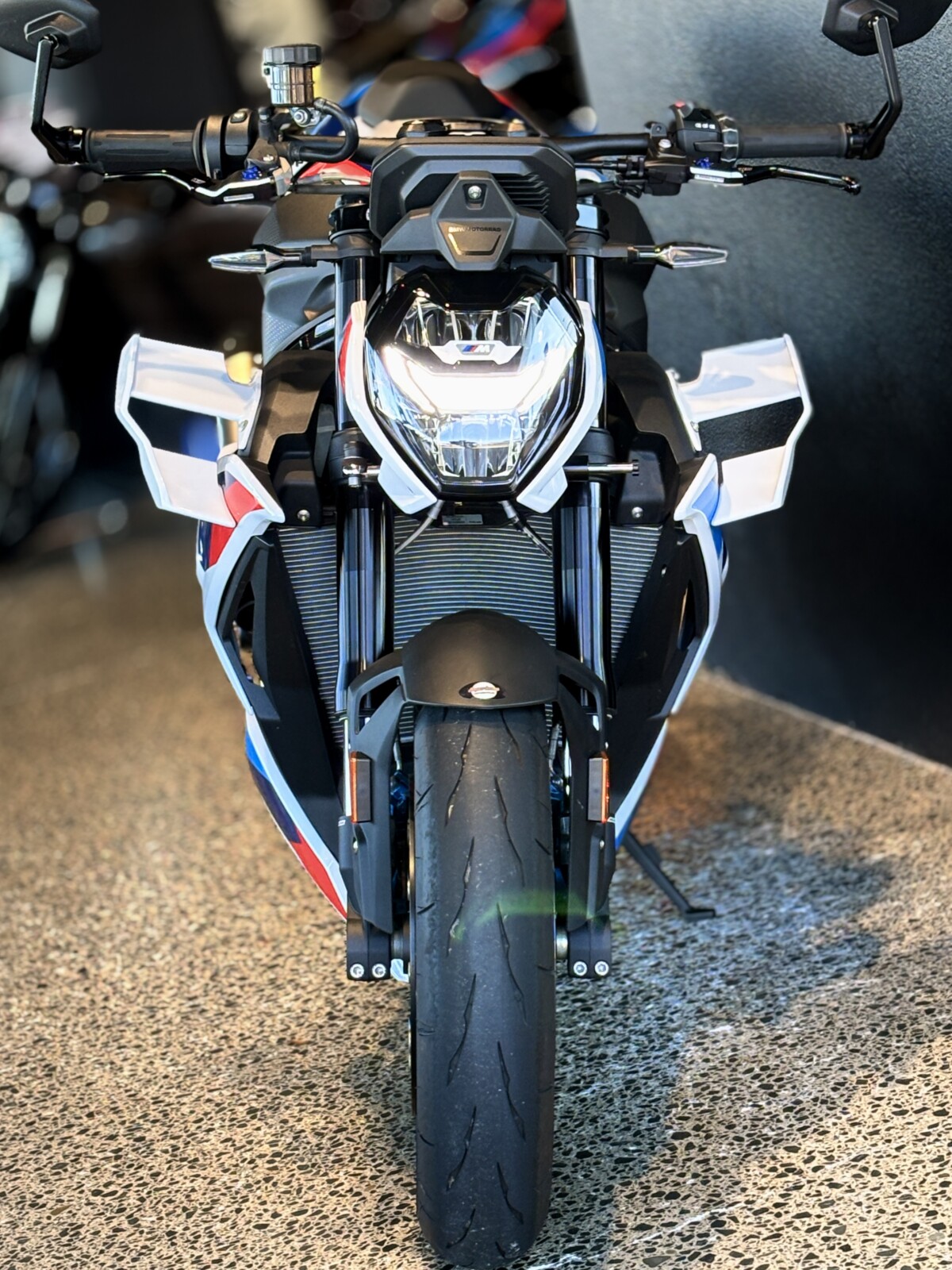 2024 BMW M1000R – 25077 – Light White