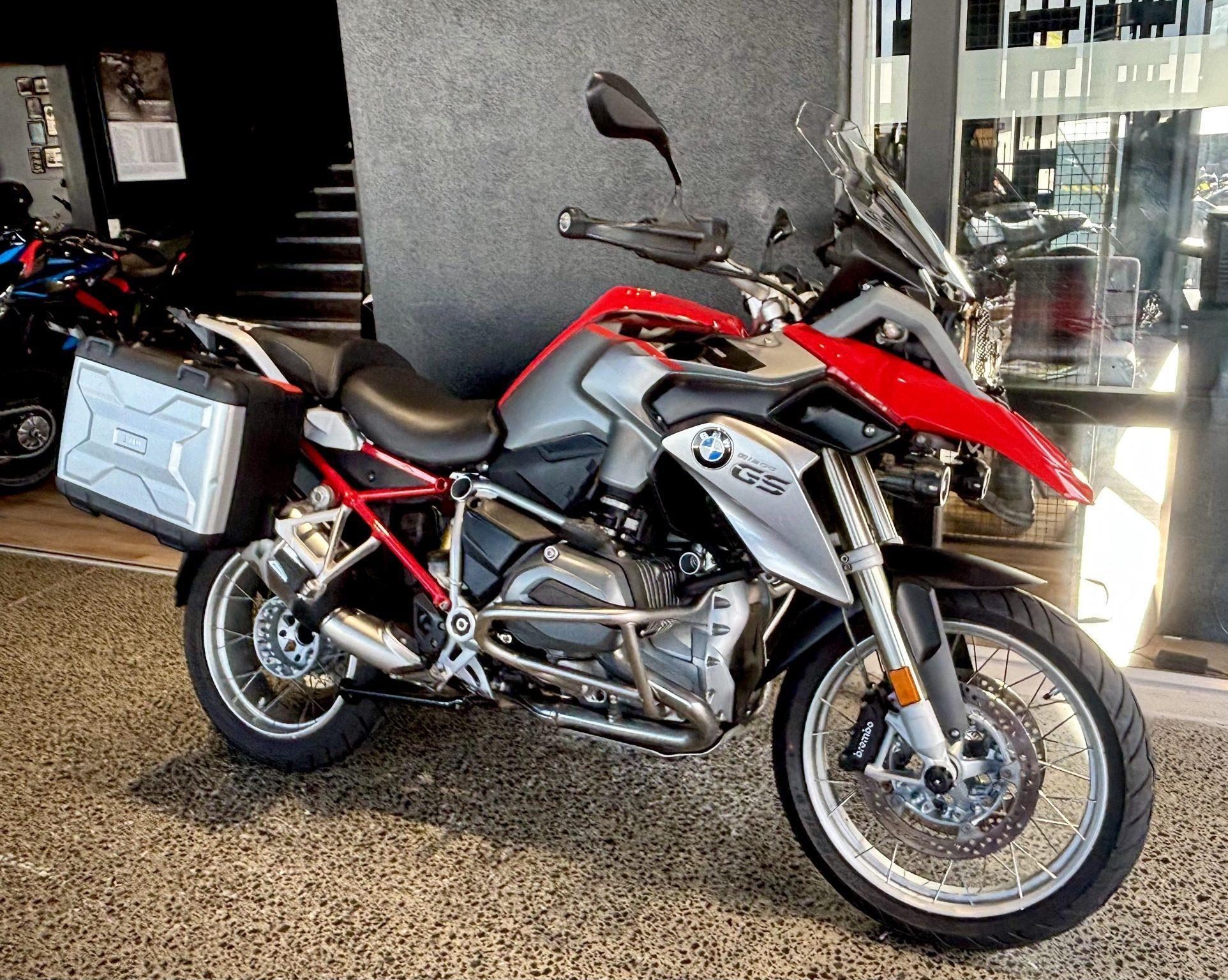 2015 BMW R1200GS – Racing Red