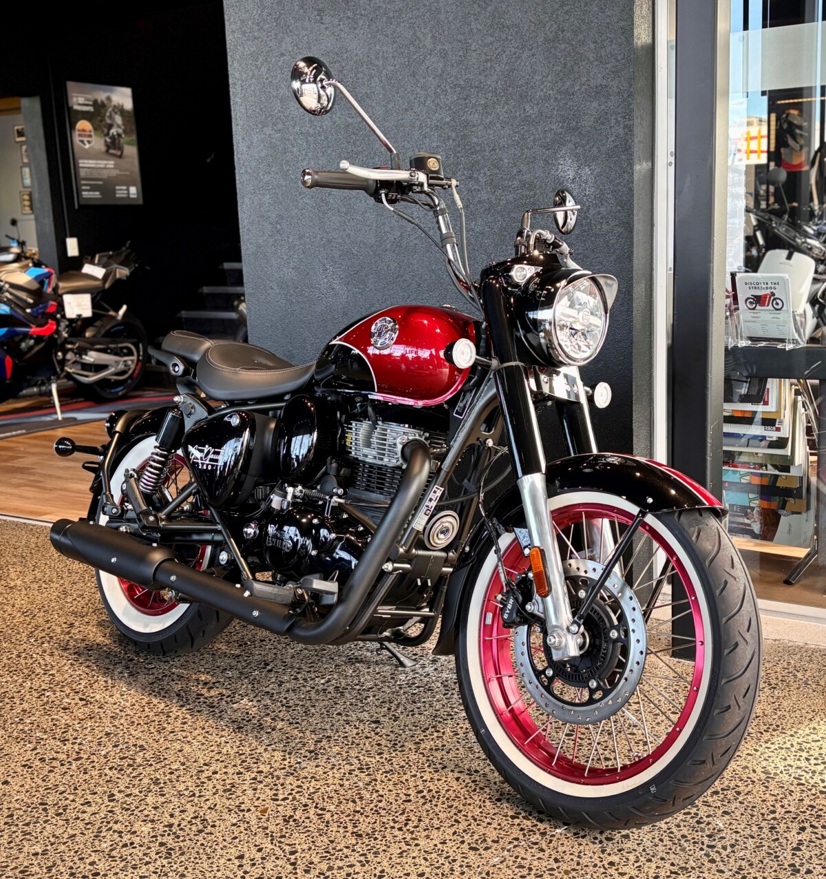 Royal Enfield Classic 350 GOAN – Rave Red 1