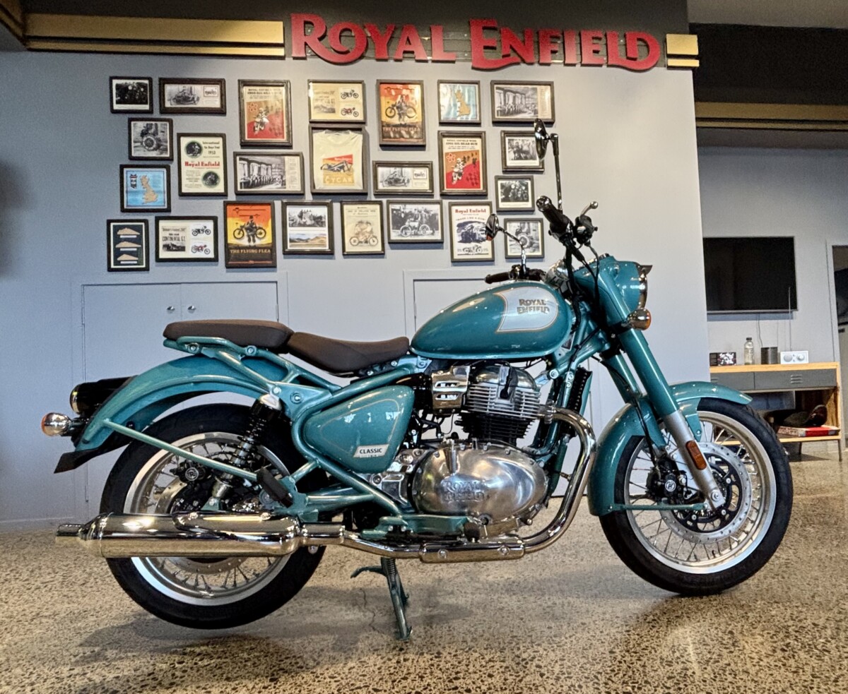 2025 Royal Enfield Classic 650 – Teal Green