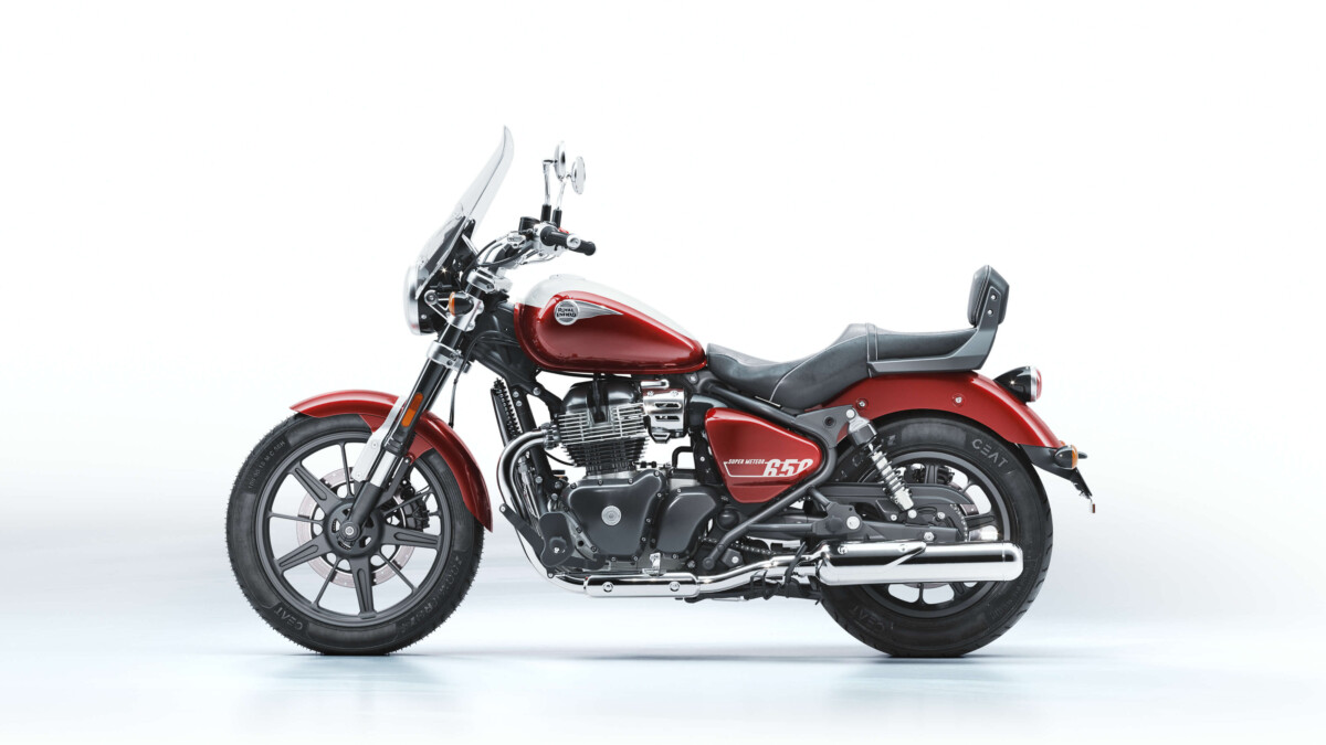 2025 Royal Enfield Super Meteor 650 – Celestial Red