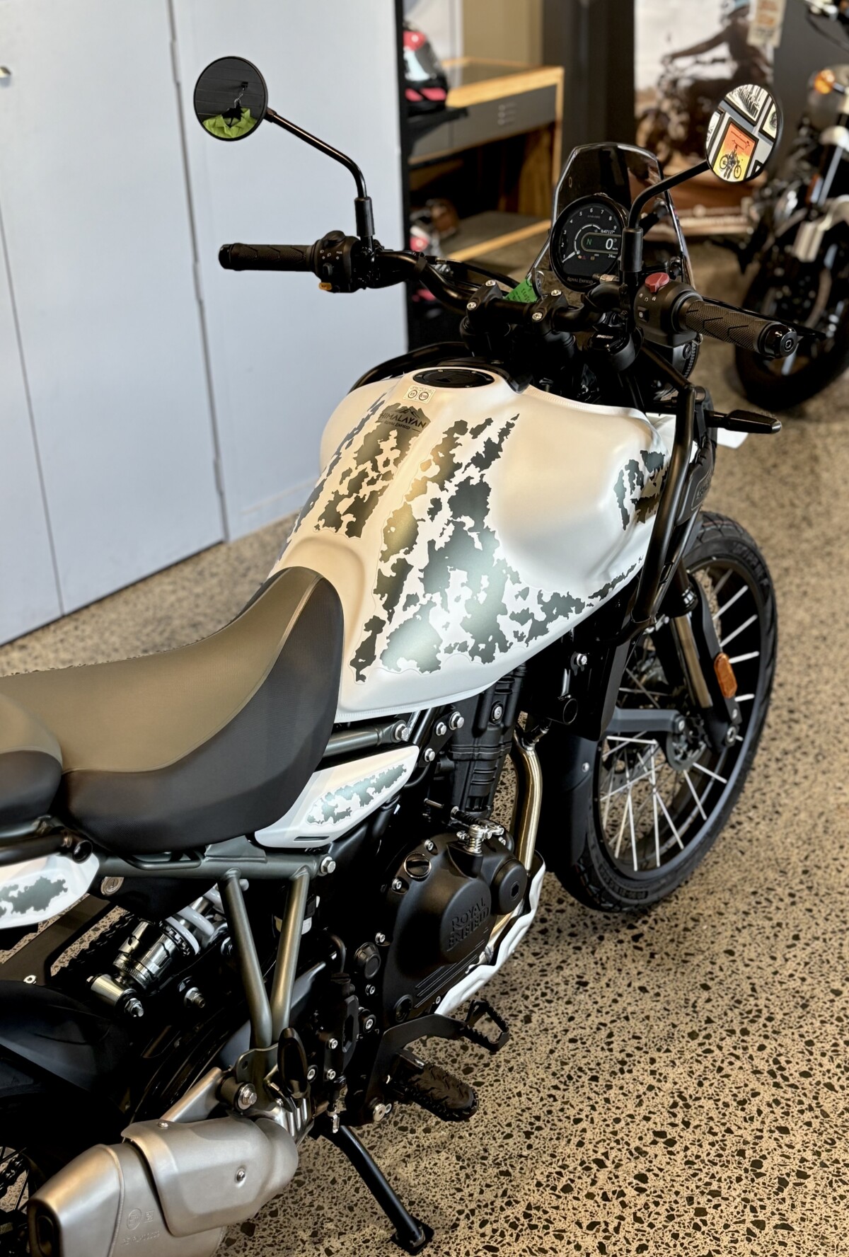 Royal Enfield Himalayan – Kamet White – Tubeless