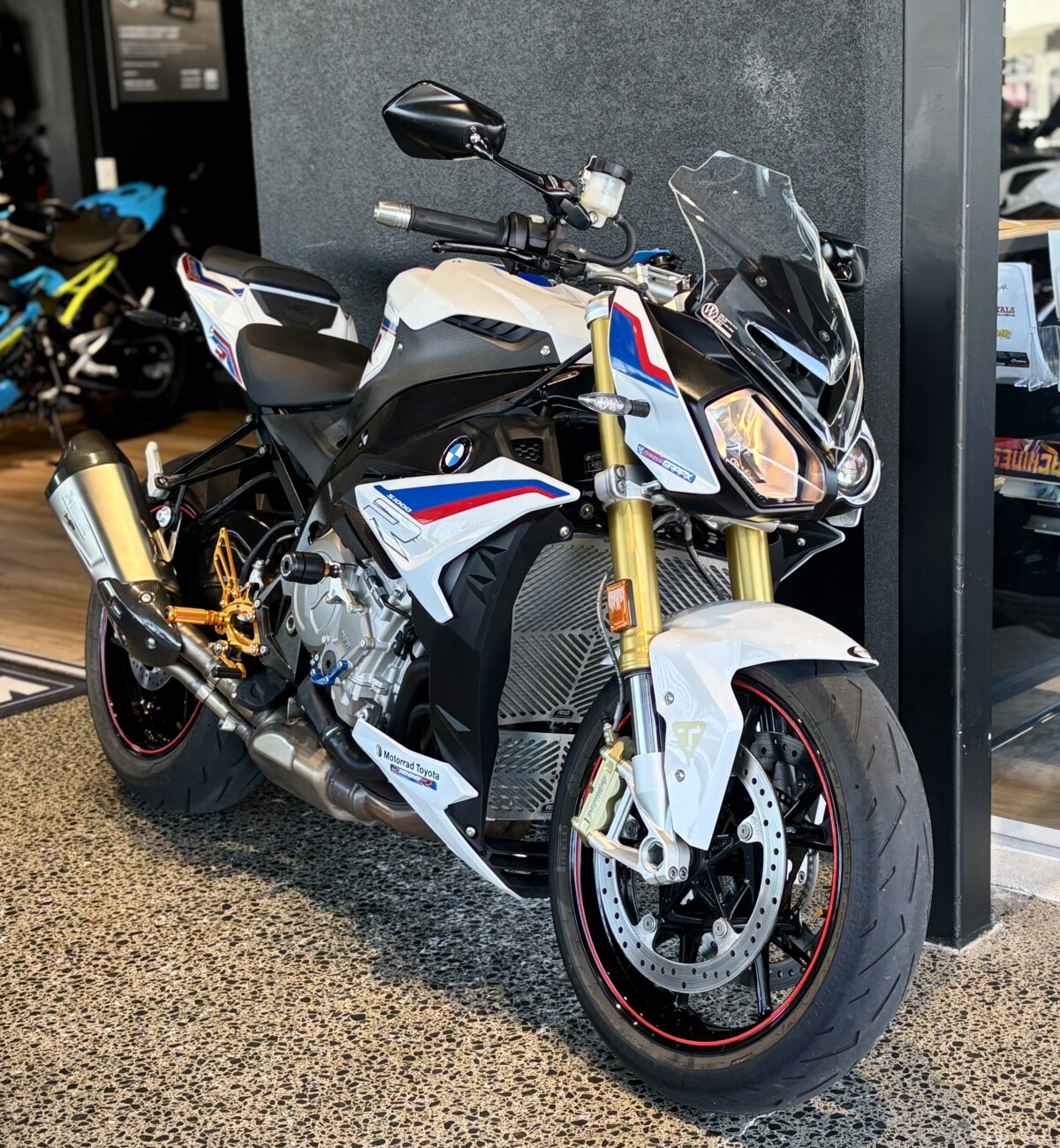 2018 BMW S1000R Pro.