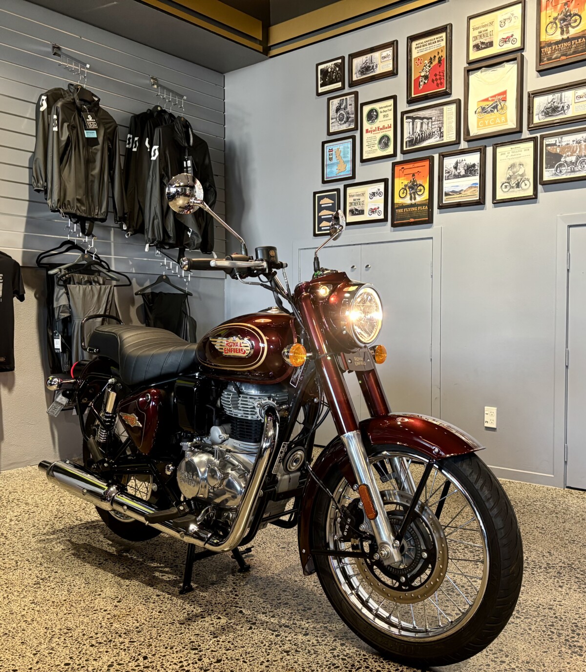 Royal Enfield Bullet 350 – Standard Maroon