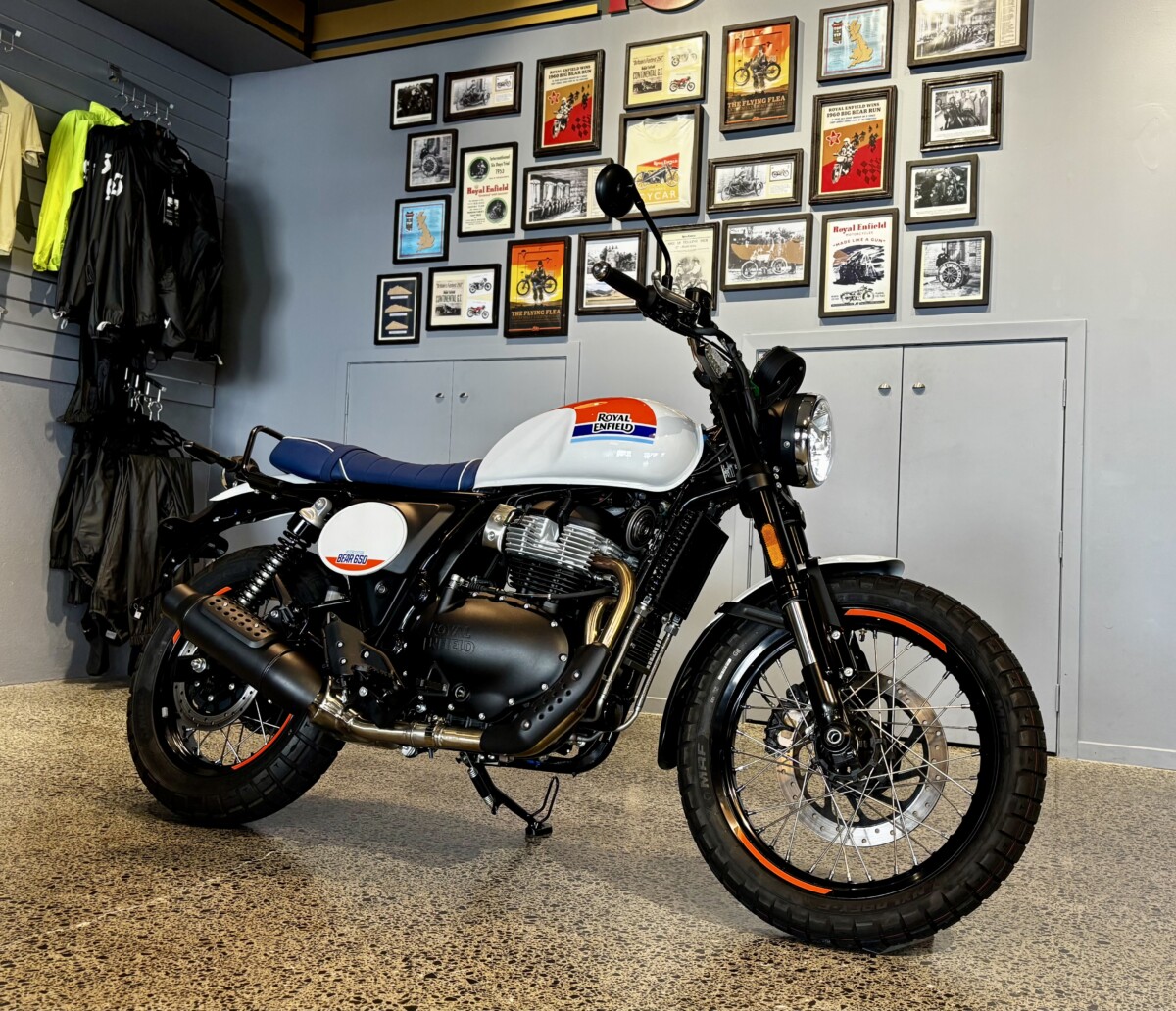 Royal Enfield Bear 650 – Board Walk White